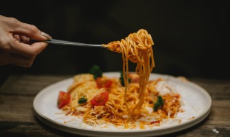 How to prepare the favorite dish of Italians - pasta with tomato sauce | AgriCook