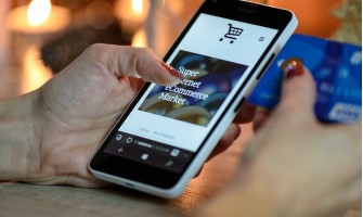 Marketplace vs E-commerce: Scopri le Differenze e Quale Scegliere per la Tua Attività