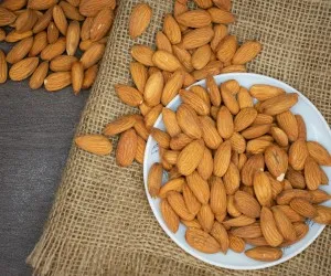 Mandorle naturali o tostate. Ecco quali scegliere | Agricook
