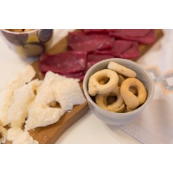 Taralli con olio evo, confezione da 300 gr - semi di finocchio