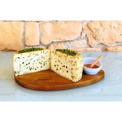 Caciotta di capra al pistacchio verde di bronte